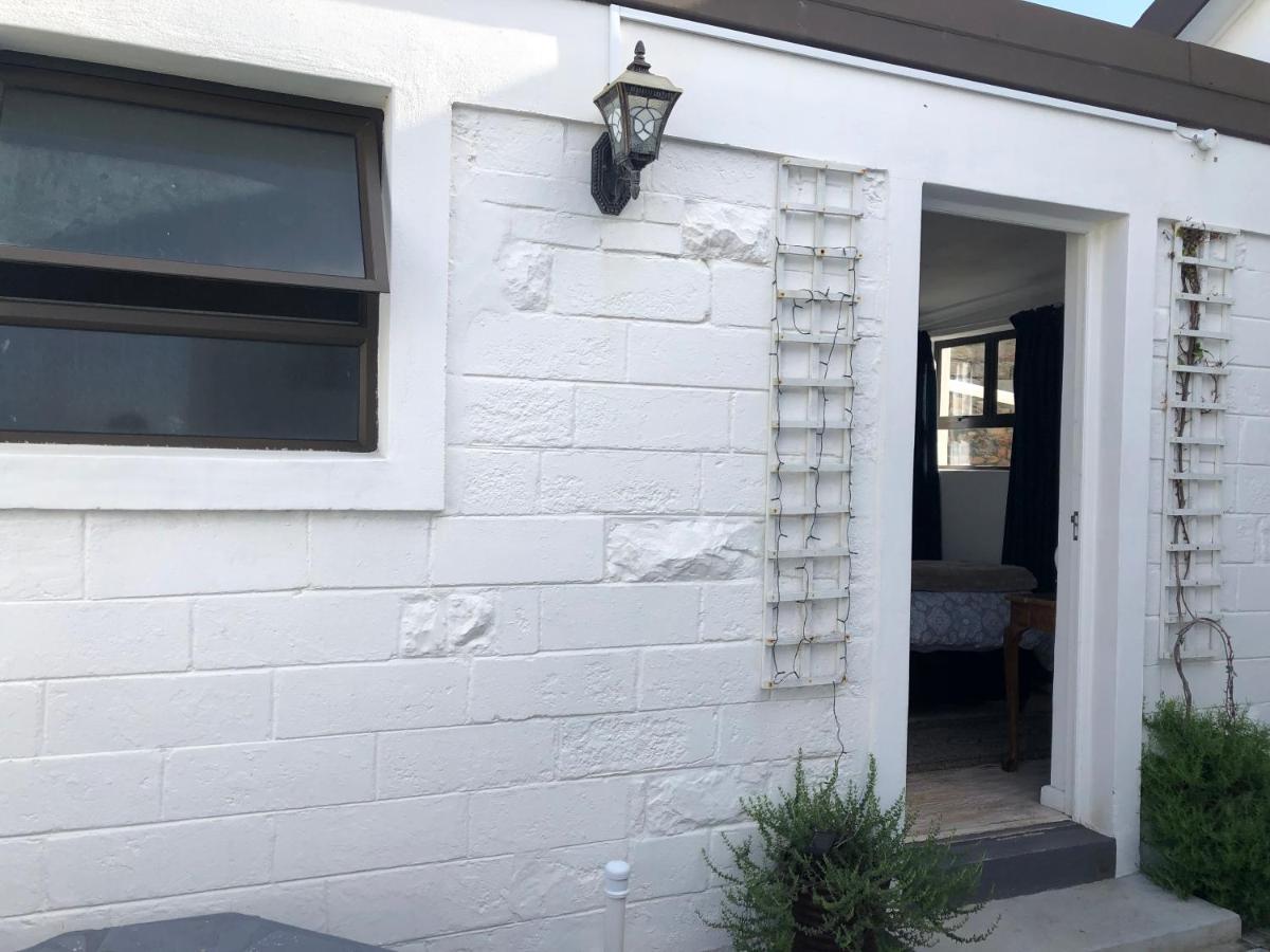 Ollava Guesthouse Simon's Town Bagian luar foto