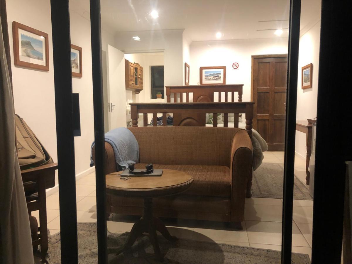 Ollava Guesthouse Simon's Town Bagian luar foto